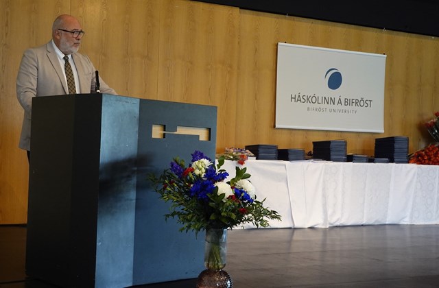 Hátíðleg stund á útskrift Háskólans á Bifröst